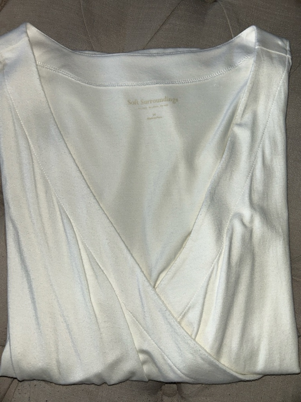 Women’s plus size sleeveless top